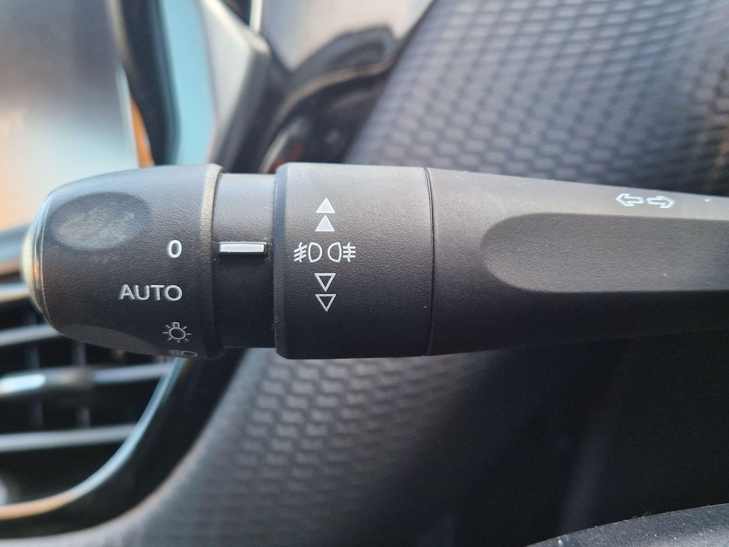 Used Peugeot 2008 2018 for sale - 77229621: Photo 44