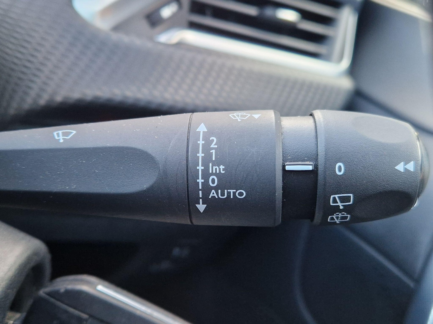 Used Peugeot 2008 2018 for sale - 77229621: Photo 46