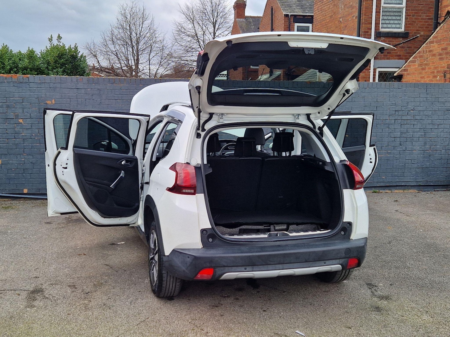 Used Peugeot 2008 2018 for sale - 77658638: Photo 19