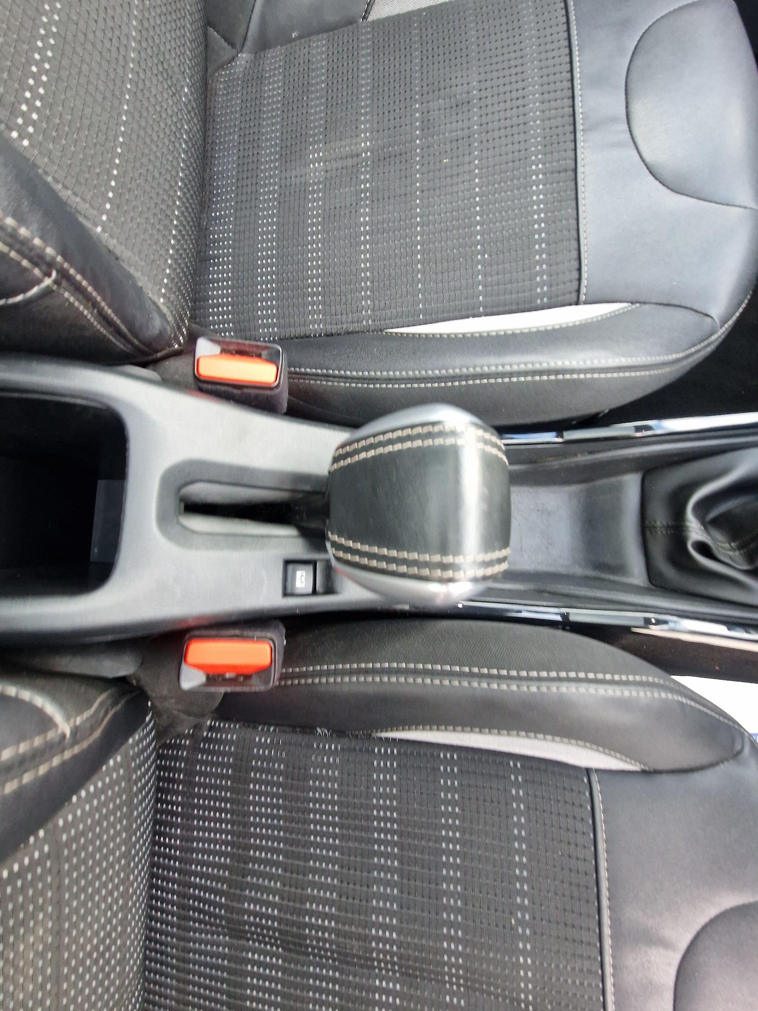 Used Peugeot 2008 2018 for sale - 77658638: Photo 29