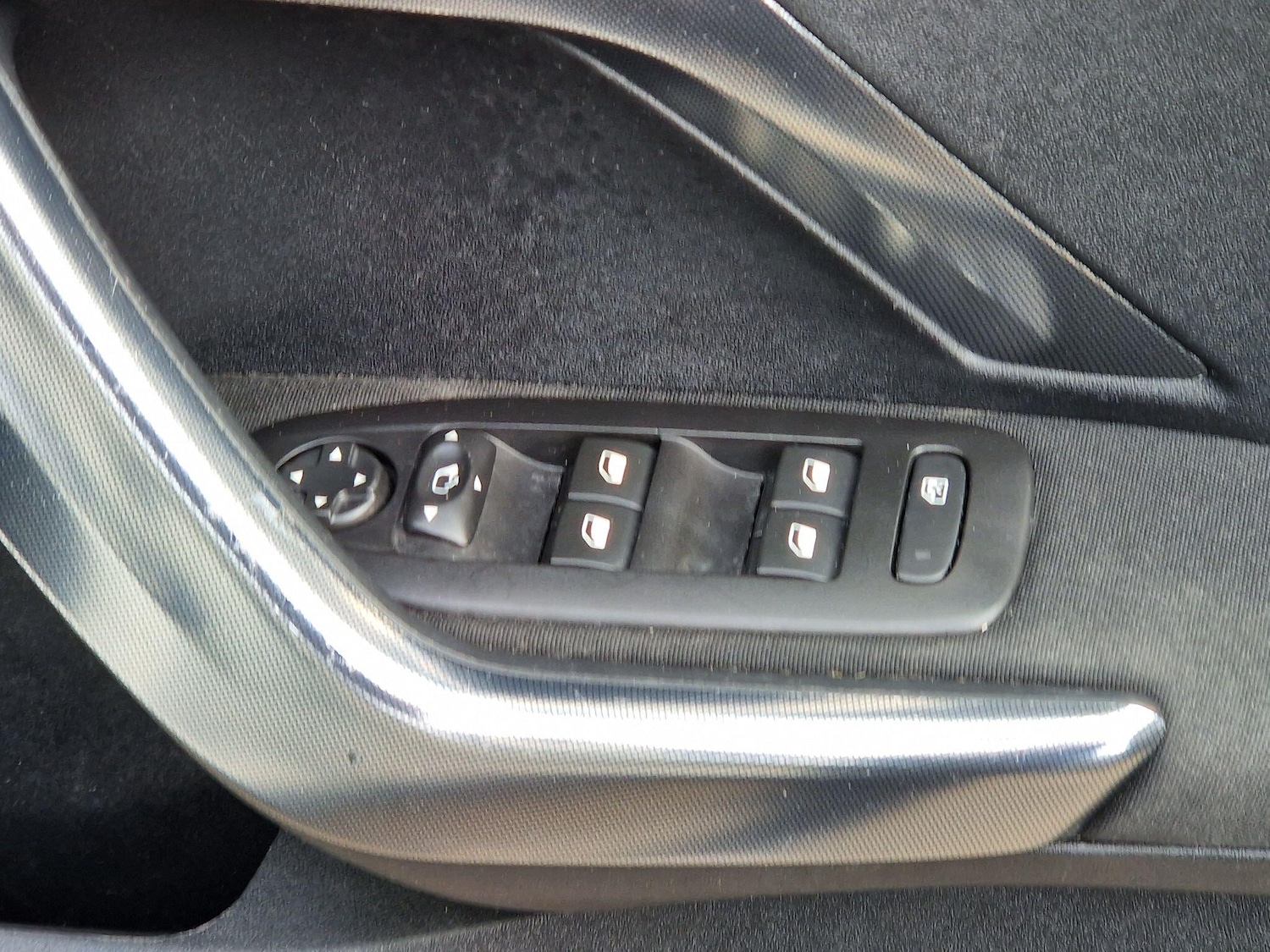 Used Peugeot 2008 2018 for sale - 77658638: Photo 32