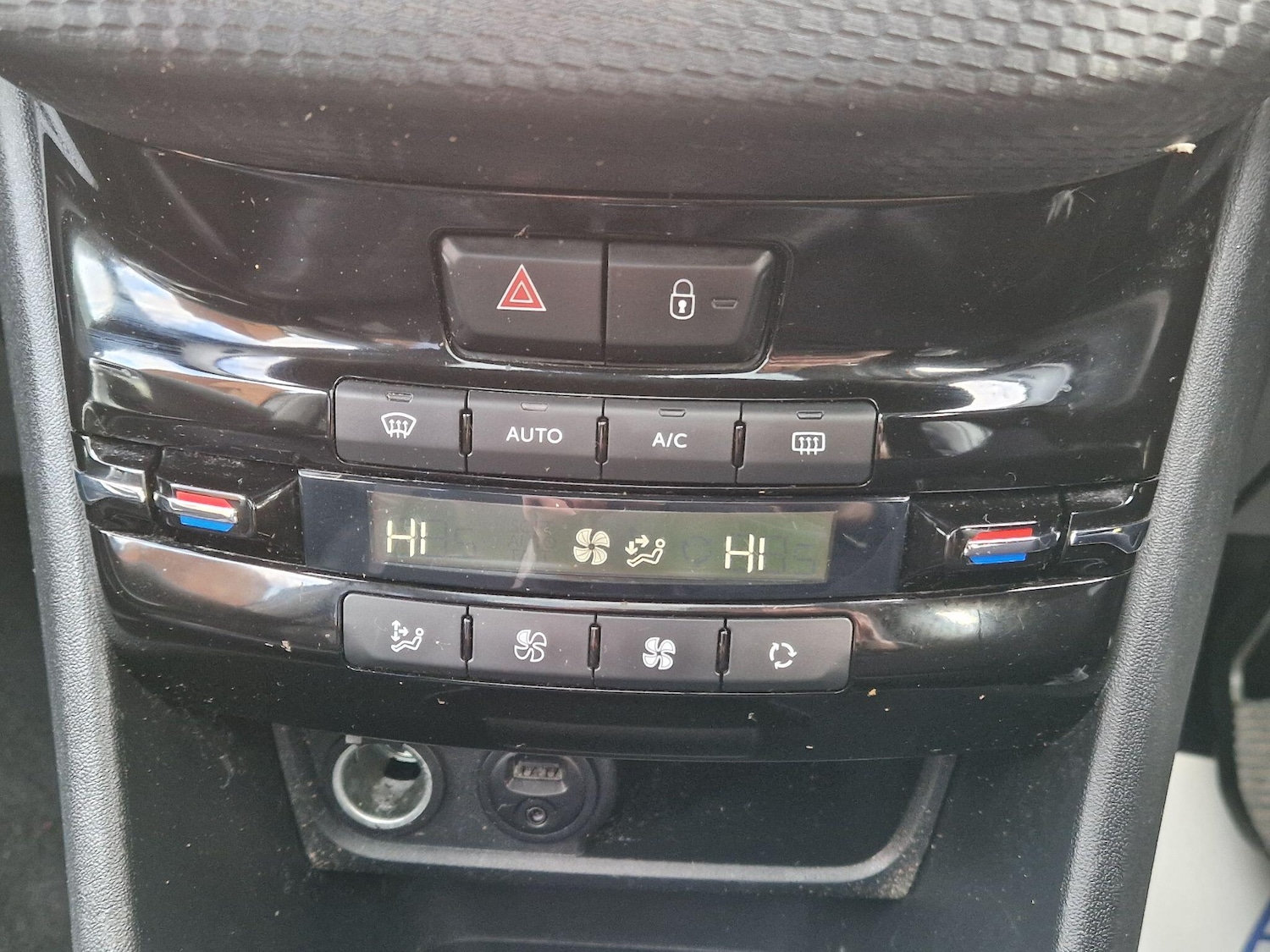 Used Peugeot 2008 2018 for sale - 77658638: Photo 50