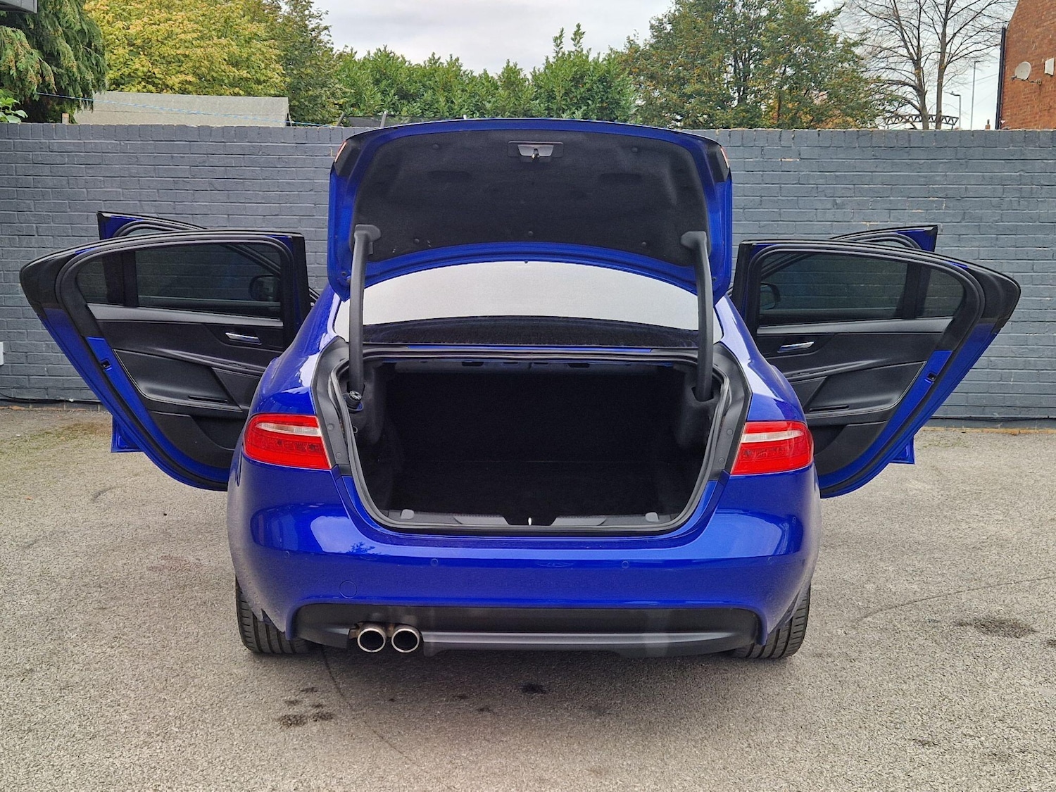 Used Jaguar XE 2017 for sale - 76832184: Photo 19