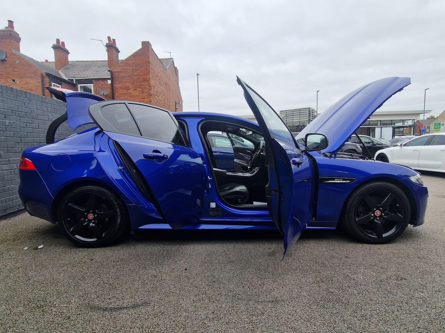 Used Jaguar XE 2017 for sale - 76832184: Photo 21