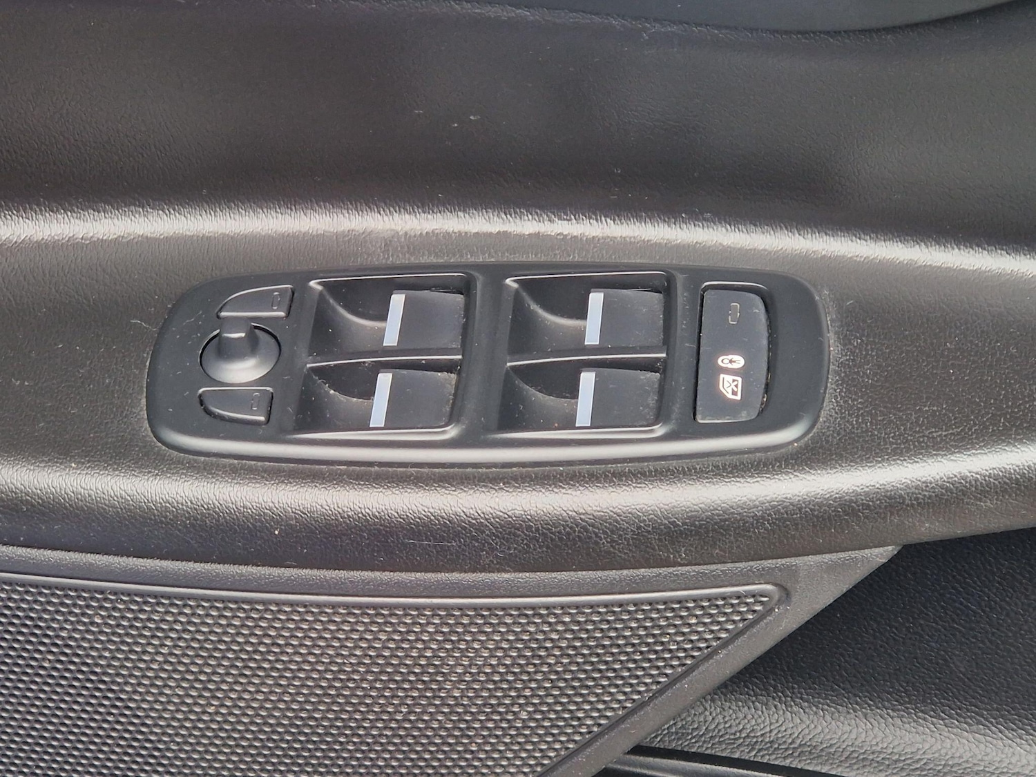 Used Jaguar XE 2017 for sale - 76832184: Photo 31