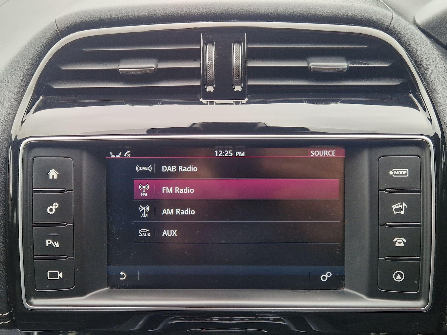 Used Jaguar XE 2017 for sale - 76832184: Photo 47