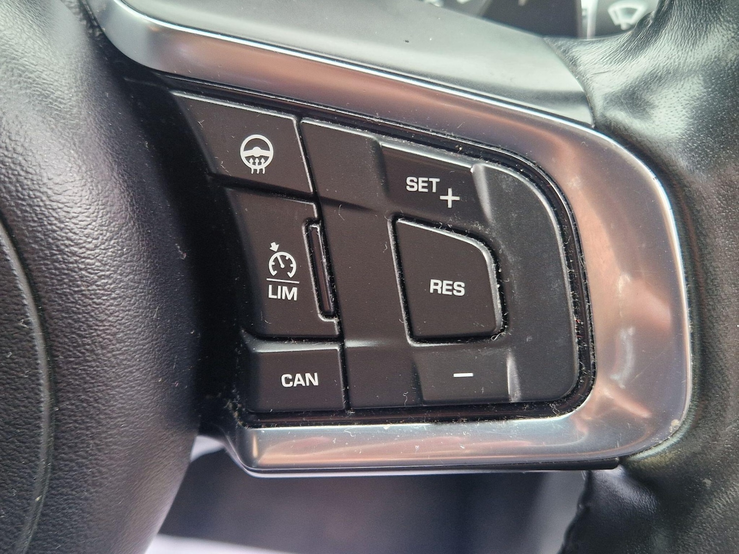 Used Jaguar XE 2017 for sale - 76832184: Photo 50