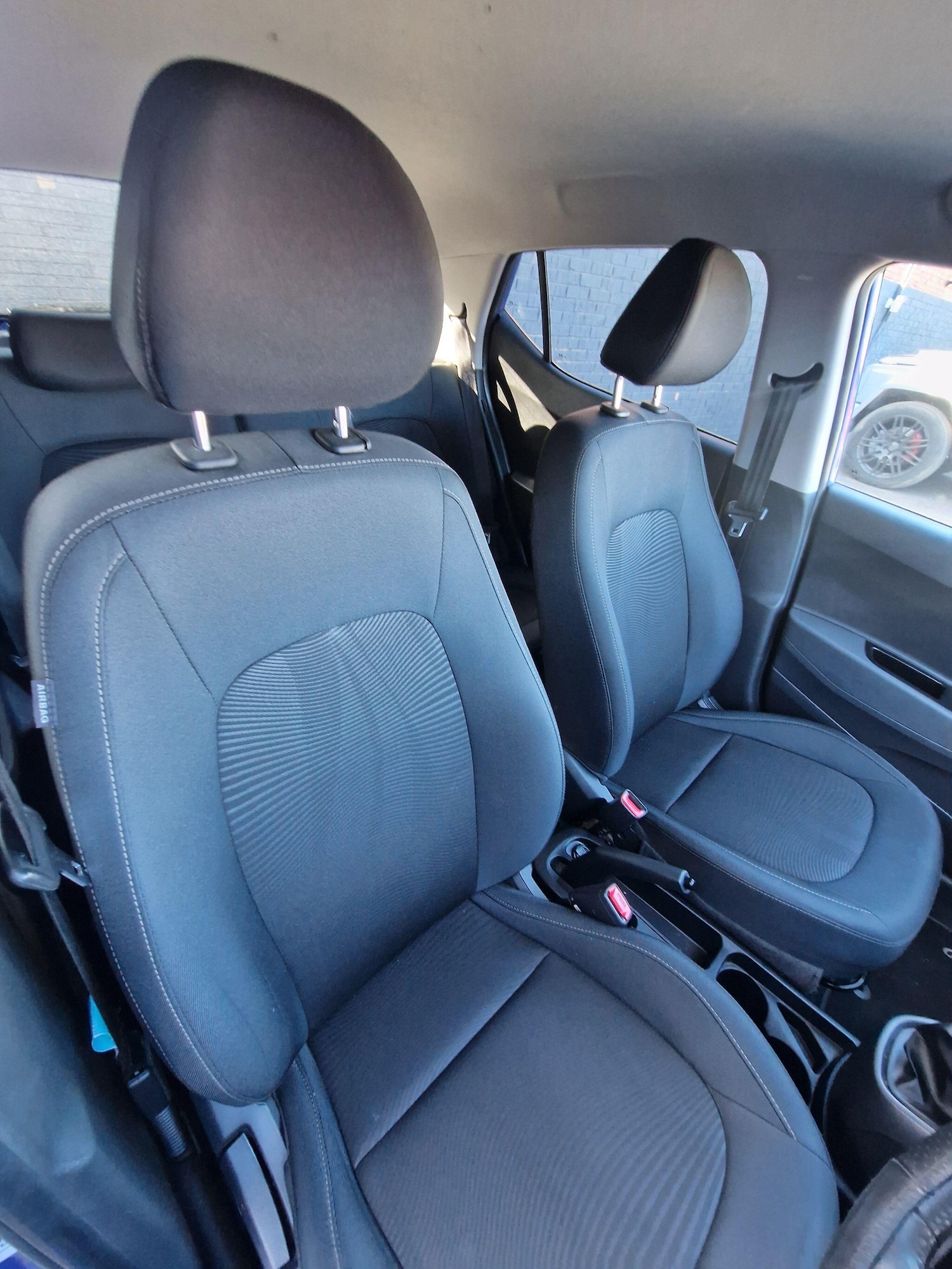 Used Hyundai i10 for sale - 77738355: Photo 31