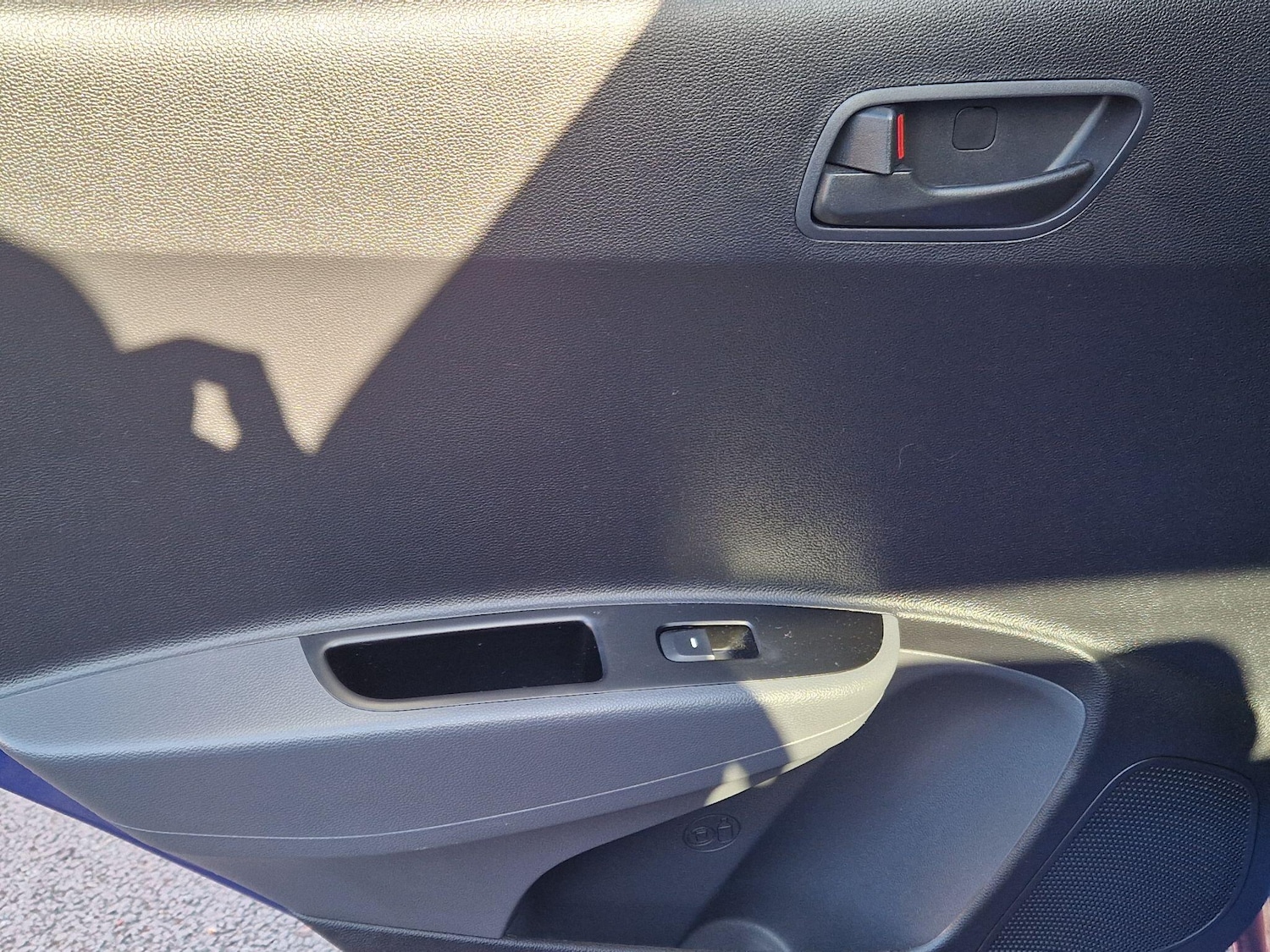 Used Hyundai i10 for sale - 77738355: Photo 42