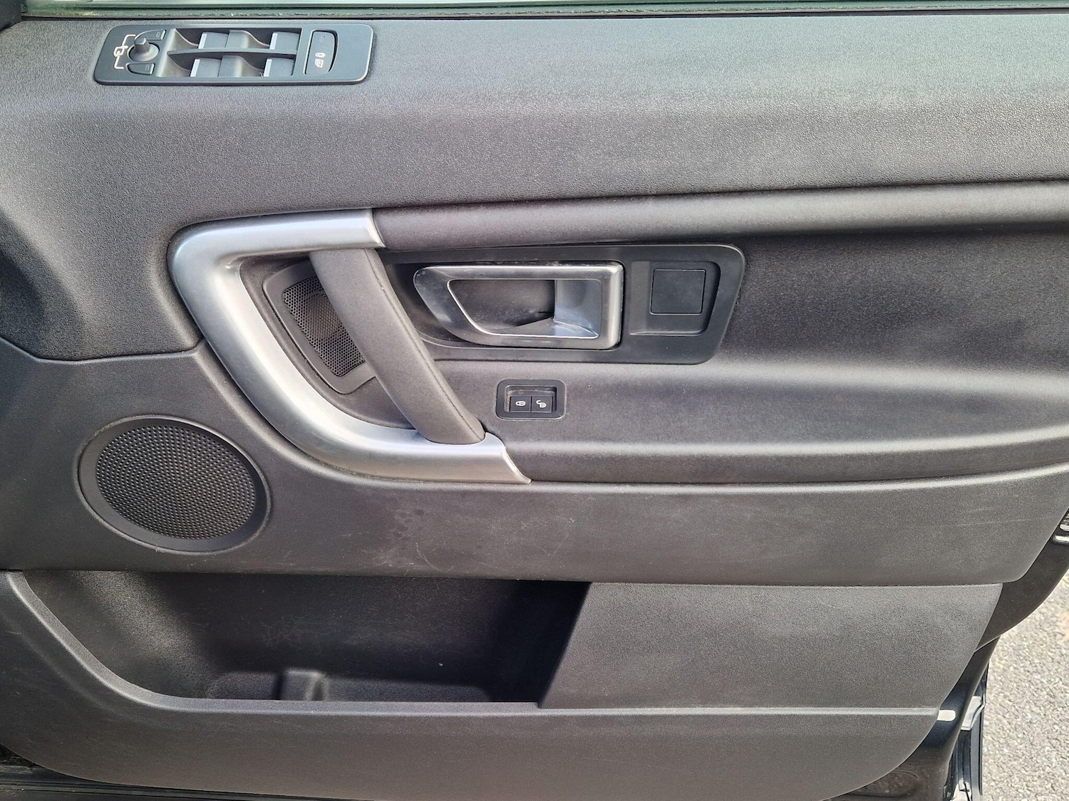 Used Land Rover Discovery Sport 2017 for sale - 77670307: Photo 31