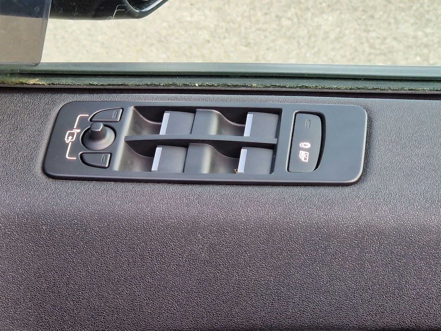 Used Land Rover Discovery Sport 2017 for sale - 77670307: Photo 32