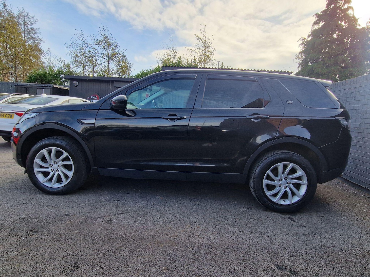 Used Land Rover Discovery Sport 2017 for sale - 77670307: Photo 6