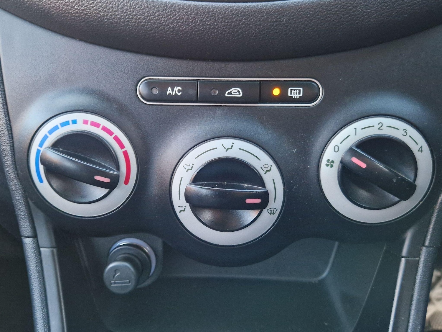 Used Hyundai i10 2010 for sale - 77191954: Photo 46