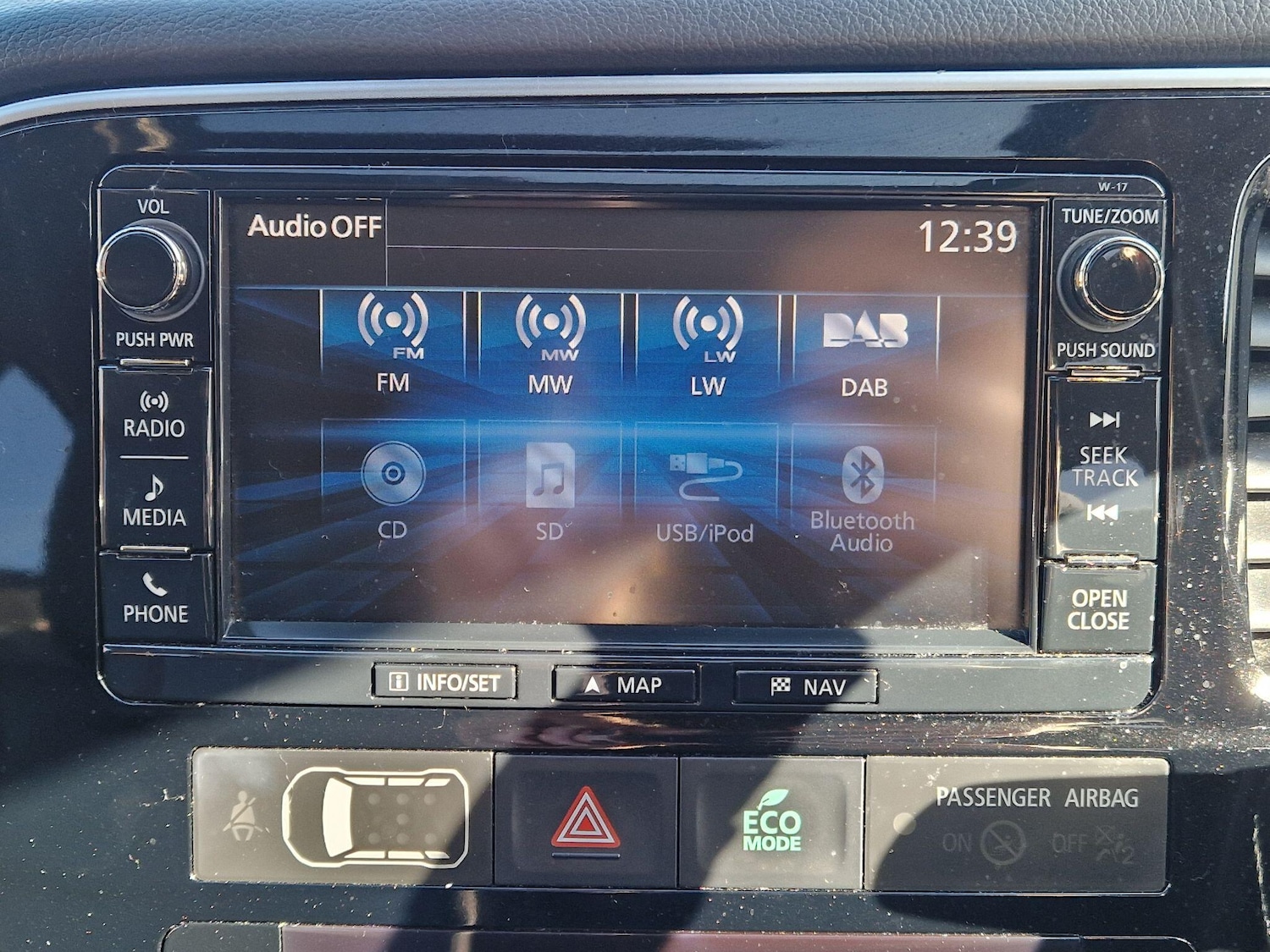 Used Mitsubishi Outlander 2017 for sale - 77982252: Photo 28