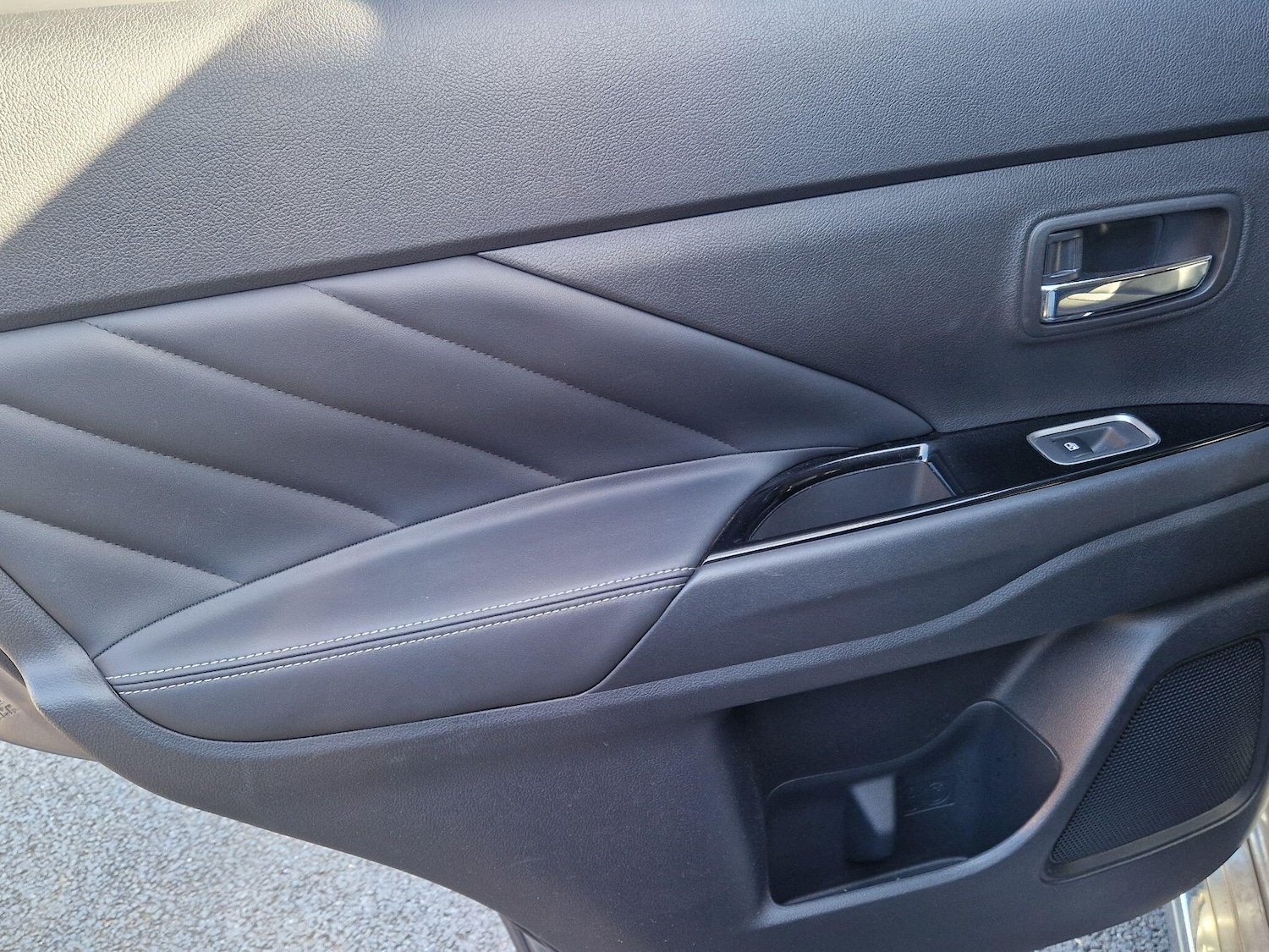 Used Mitsubishi Outlander 2017 for sale - 77982252: Photo 43