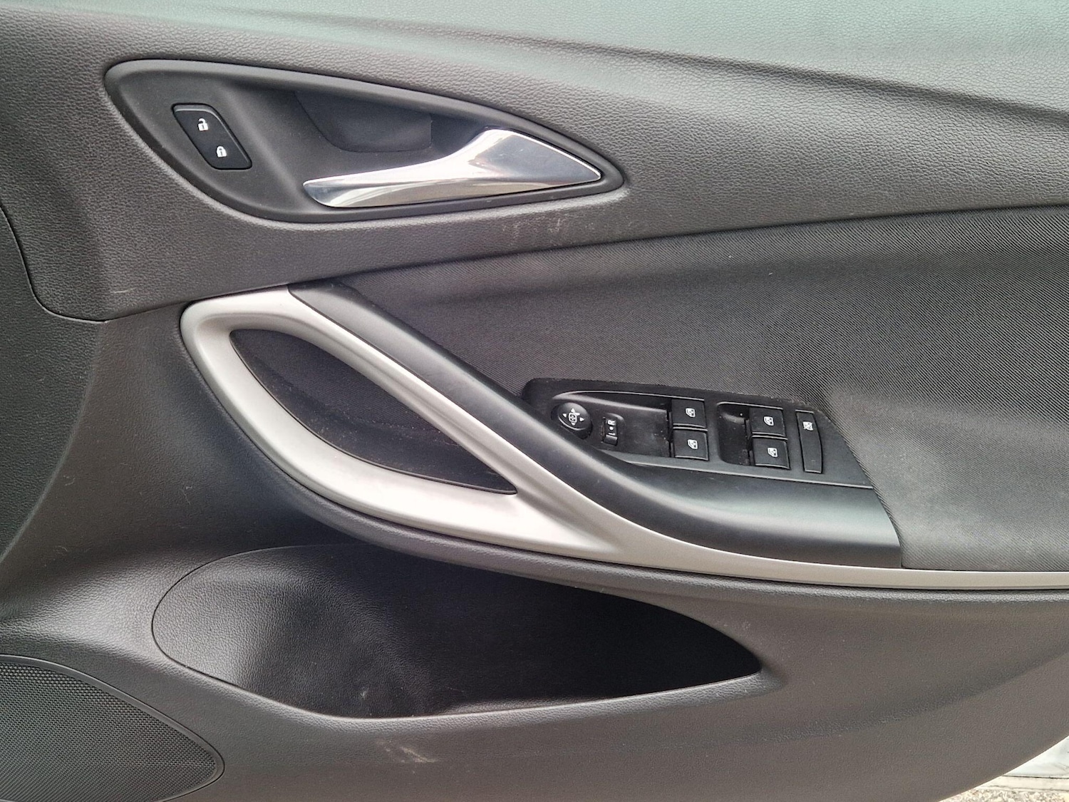 Used Vauxhall Astra 2018 for sale - 77853760: Photo 31