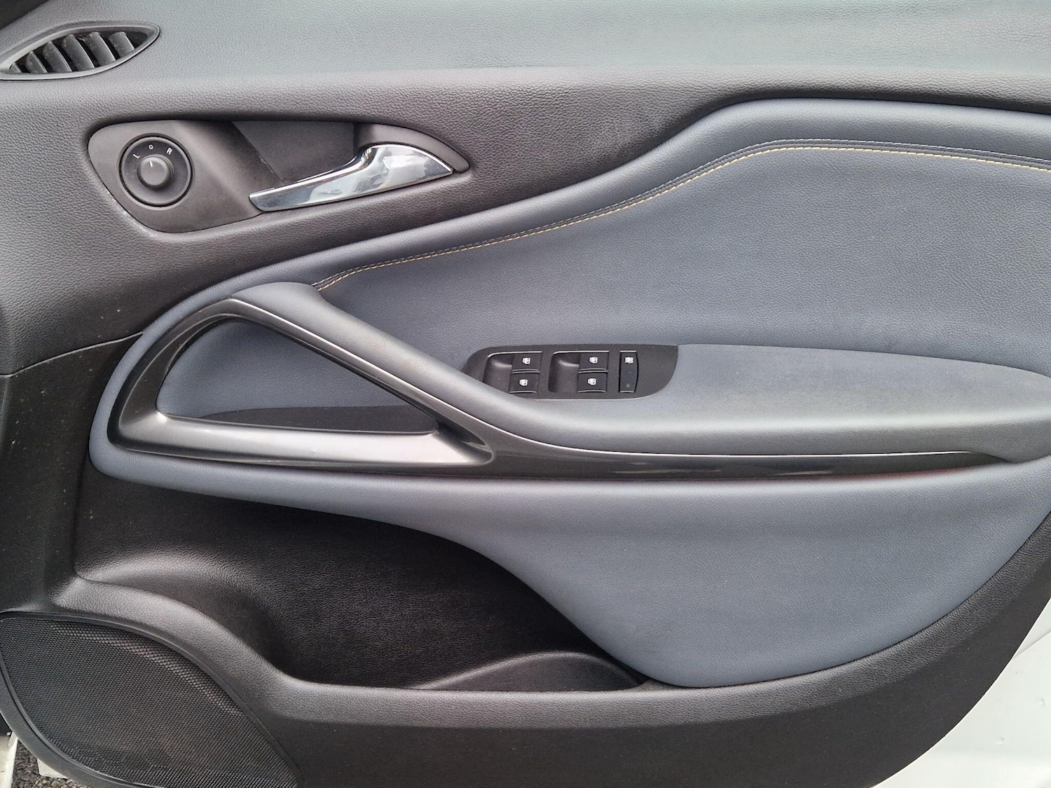 Used Vauxhall Zafira 2014 for sale - 77358907: Photo 31