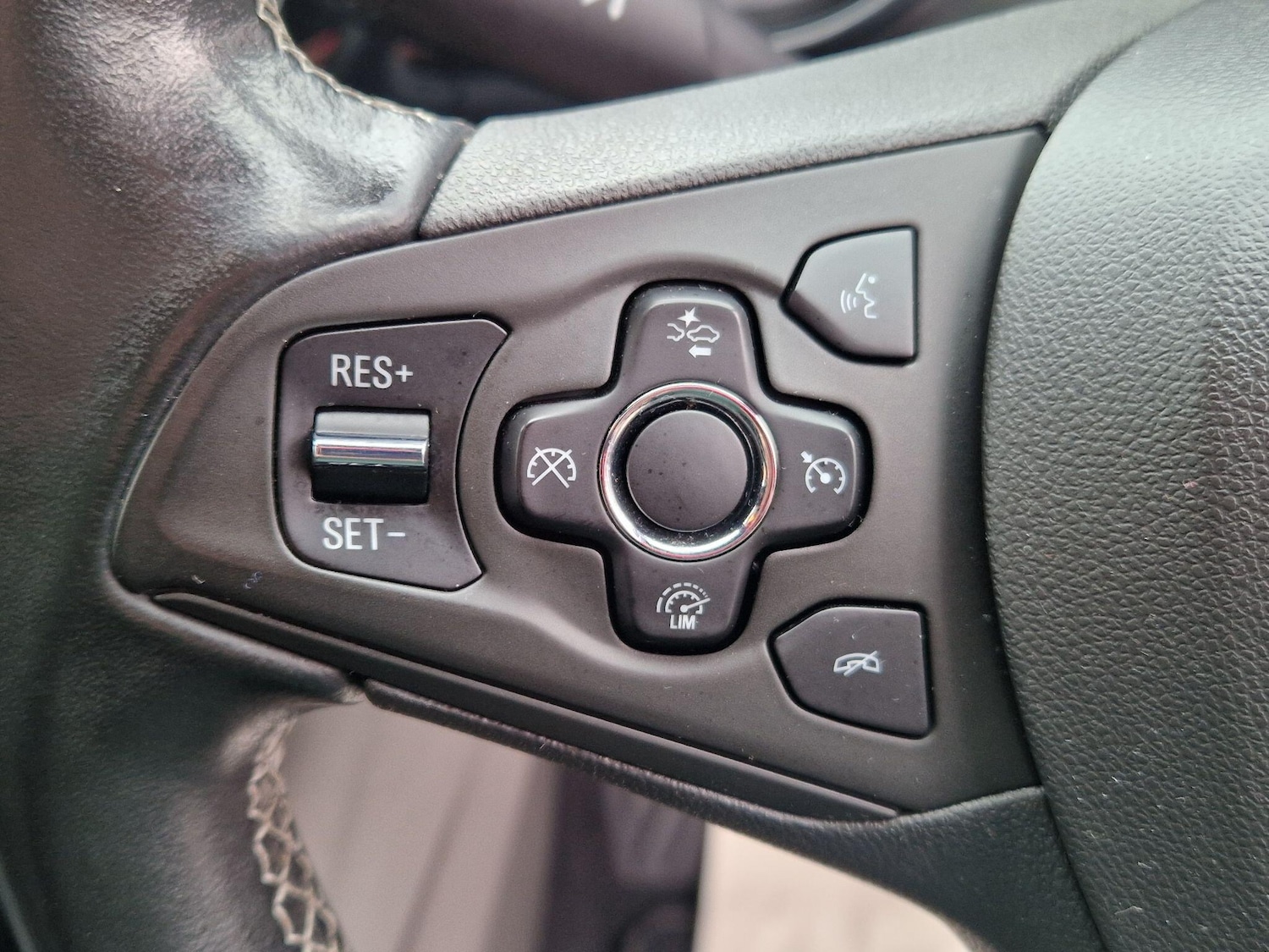 Used Vauxhall Astra for sale - 78116334: Photo 48