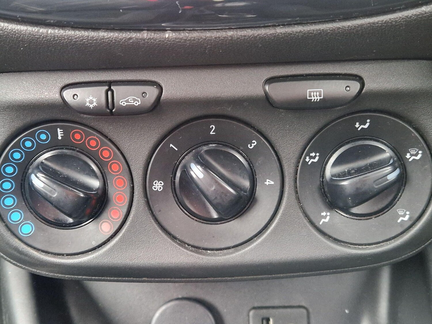 Used Vauxhall Corsa 2015 for sale - 78072404: Photo 40