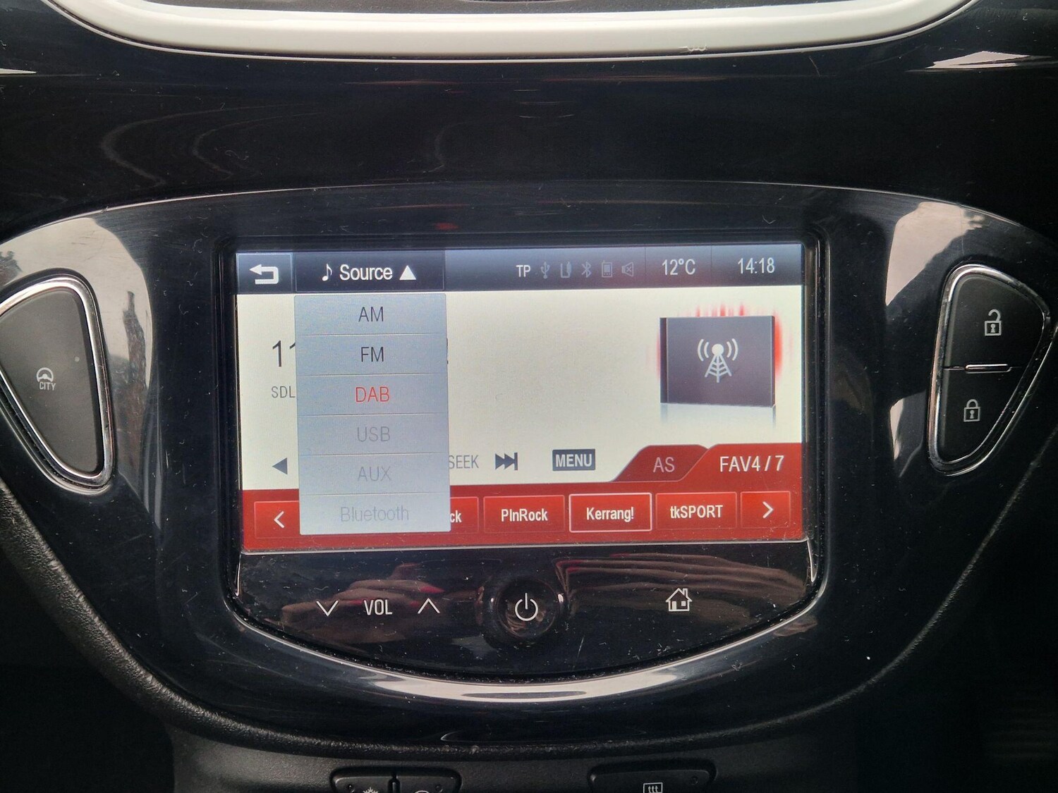 Used Vauxhall Corsa 2015 for sale - 78072404: Photo 43