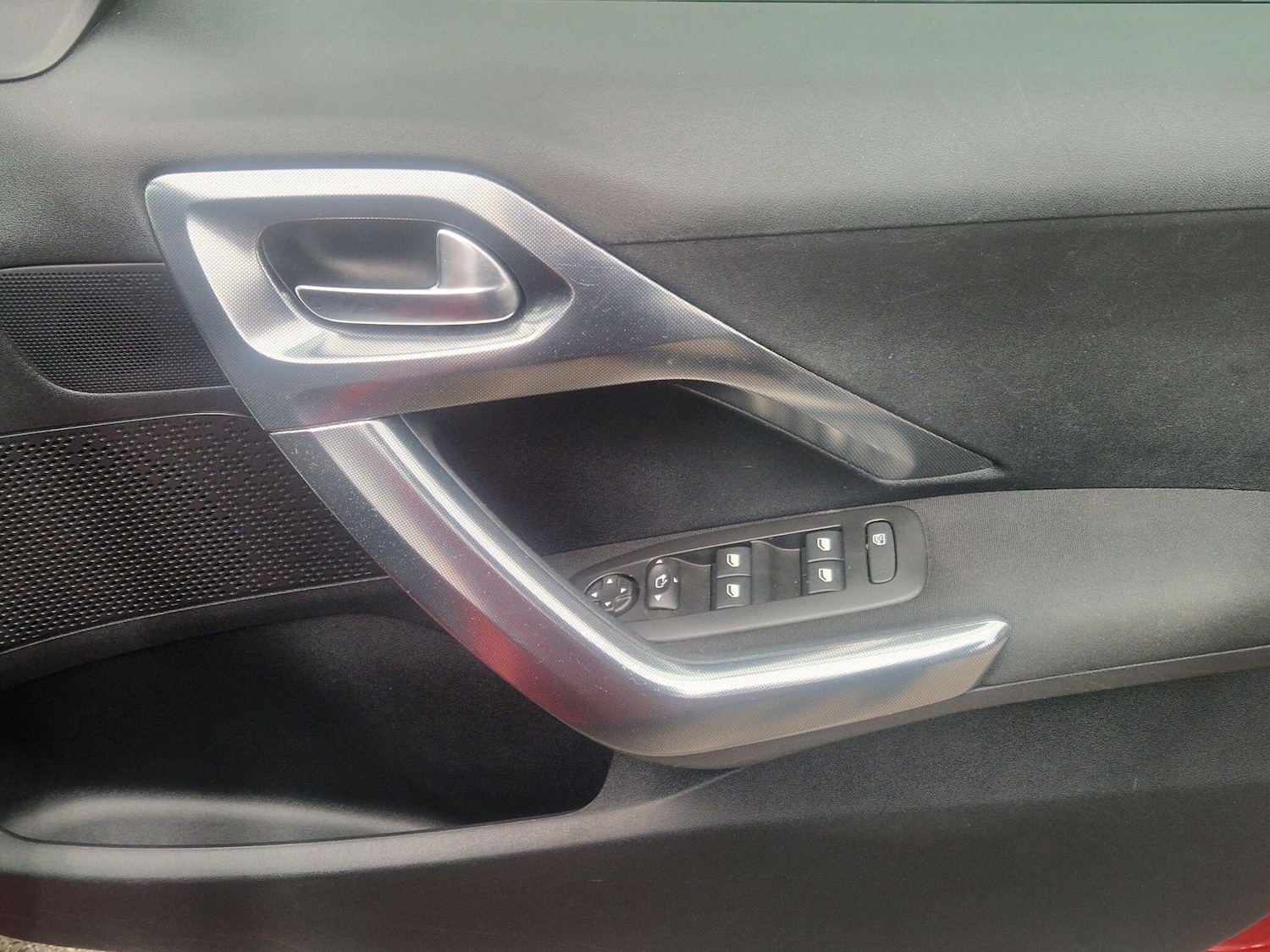 Used Peugeot 2008 for sale - 77808002: Photo 31