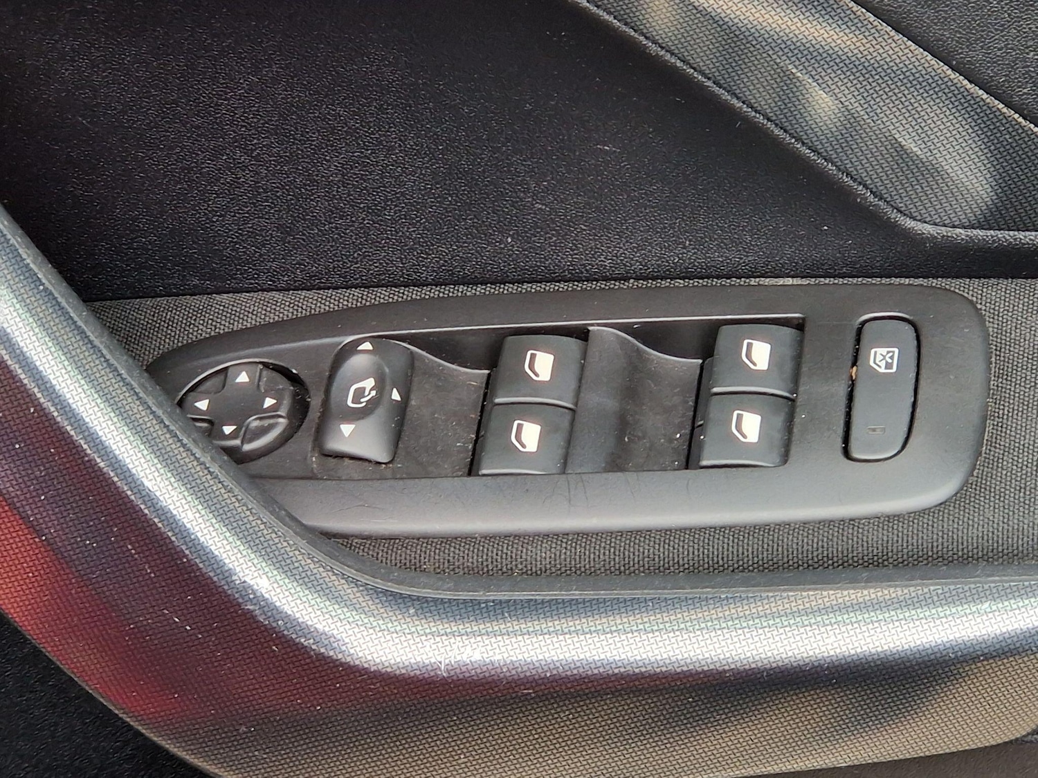 Used Peugeot 2008 for sale - 77808002: Photo 32