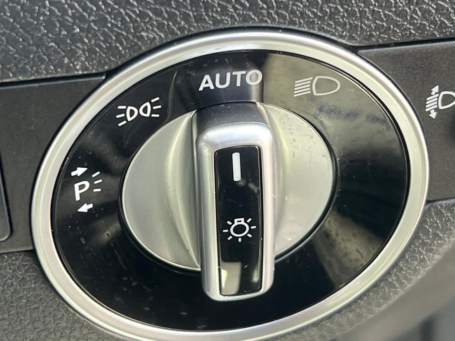 Used Mercedes-Benz GLA 2016 for sale - 77838804: Photo 49