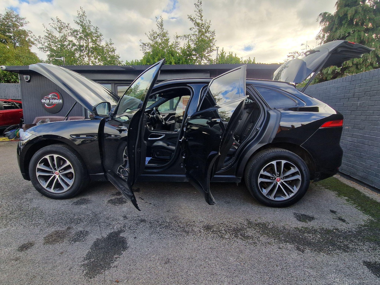 Used Jaguar F-Pace 2018 for sale - 76781947: Photo 14