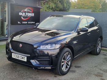 Used Jaguar F-Pace 2018 for sale - 76781947: Photo