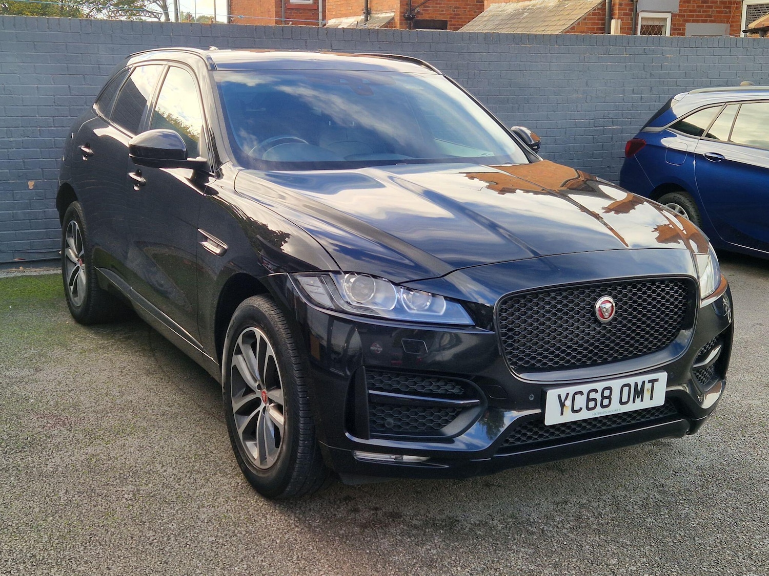 Used Jaguar F-Pace 2018 for sale - 76781947: Photo 3