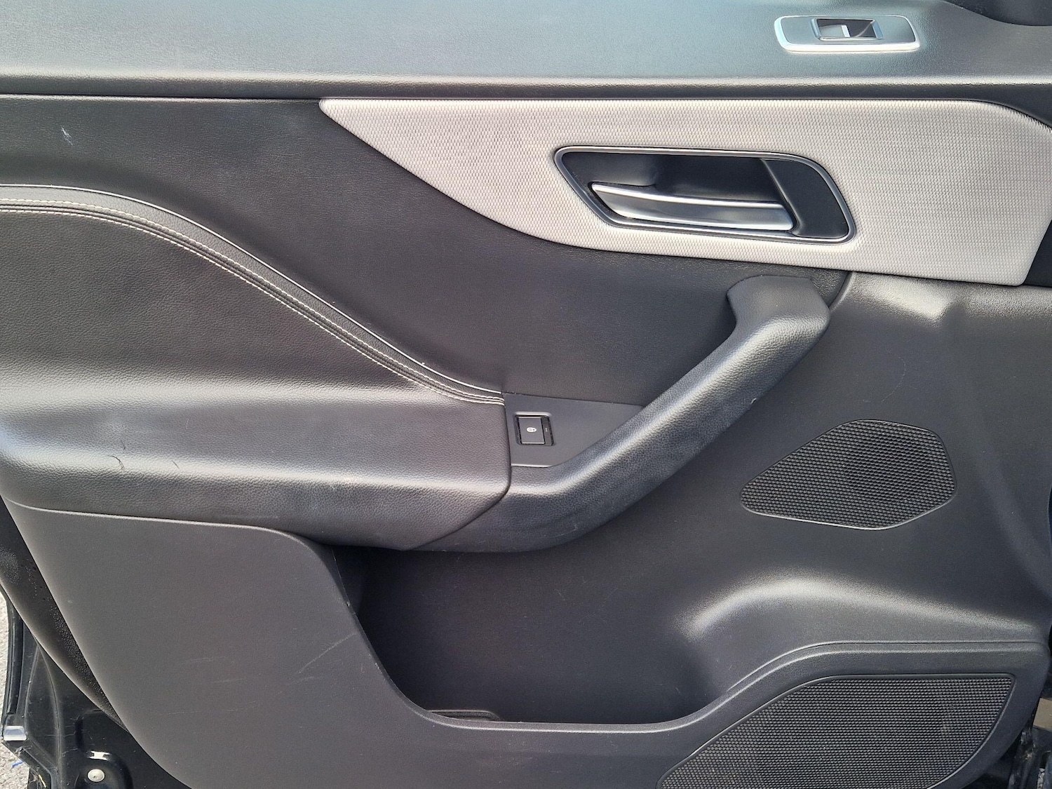 Used Jaguar F-Pace 2018 for sale - 76781947: Photo 37