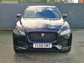 Used Jaguar F-Pace 2018 for sale - 76781947: Photo