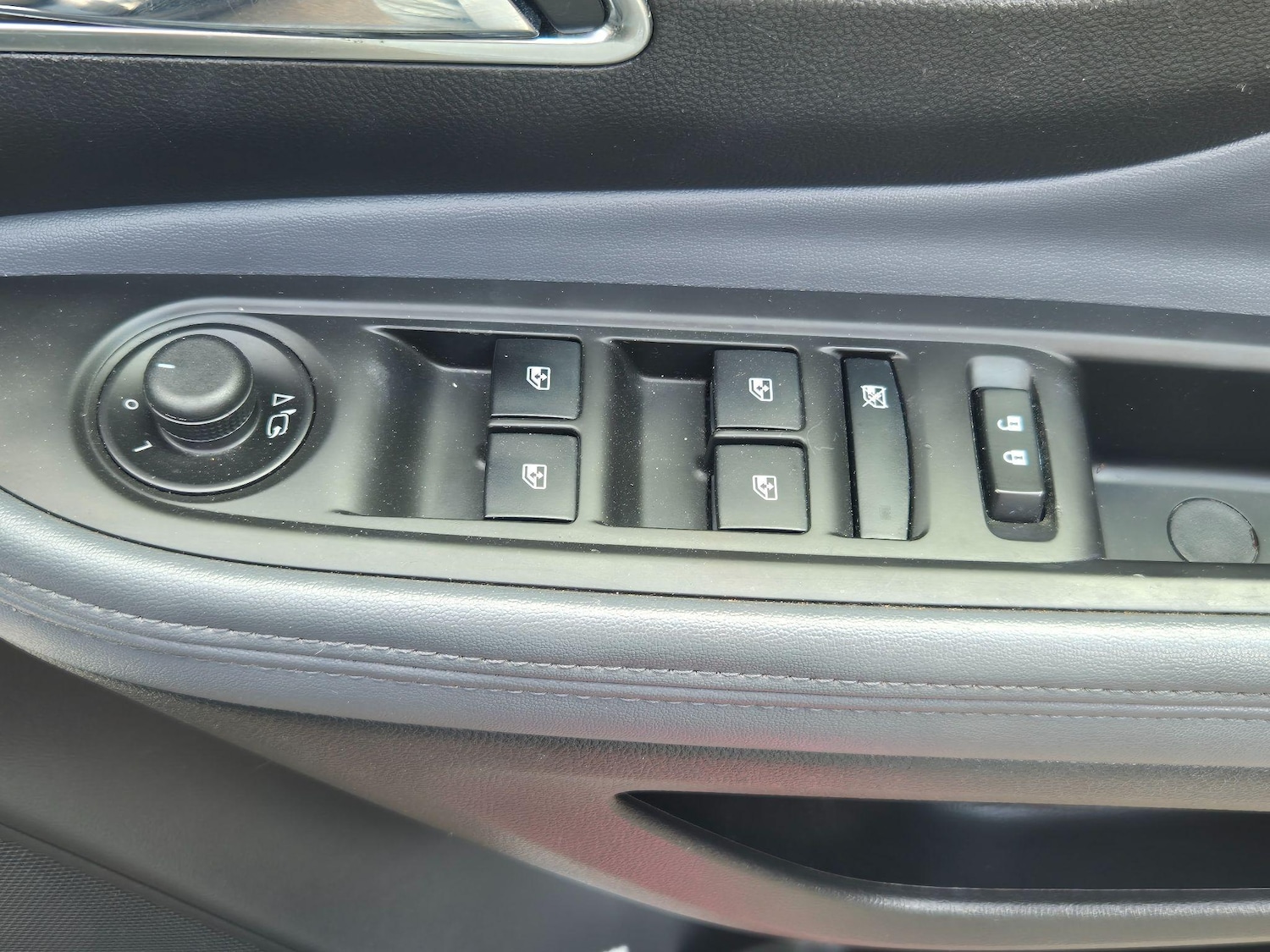 Used Vauxhall Mokka 2015 for sale - 76781939: Photo 28