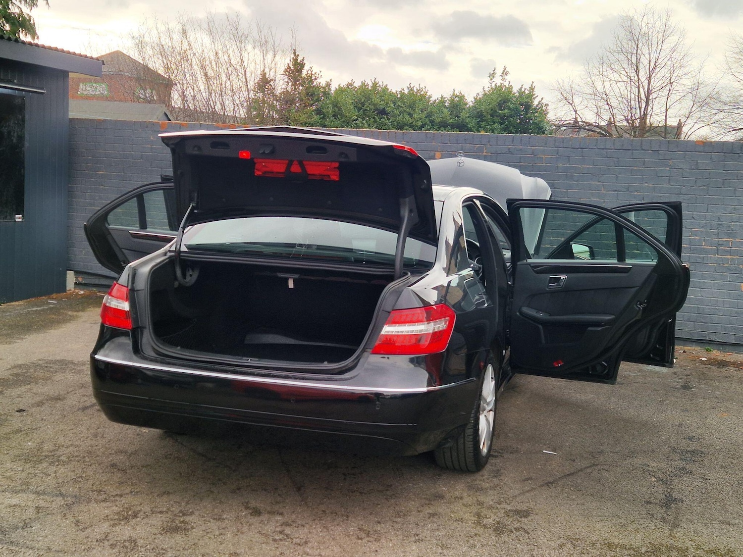 Used Mercedes-Benz E Class for sale - 77909450: Photo 21