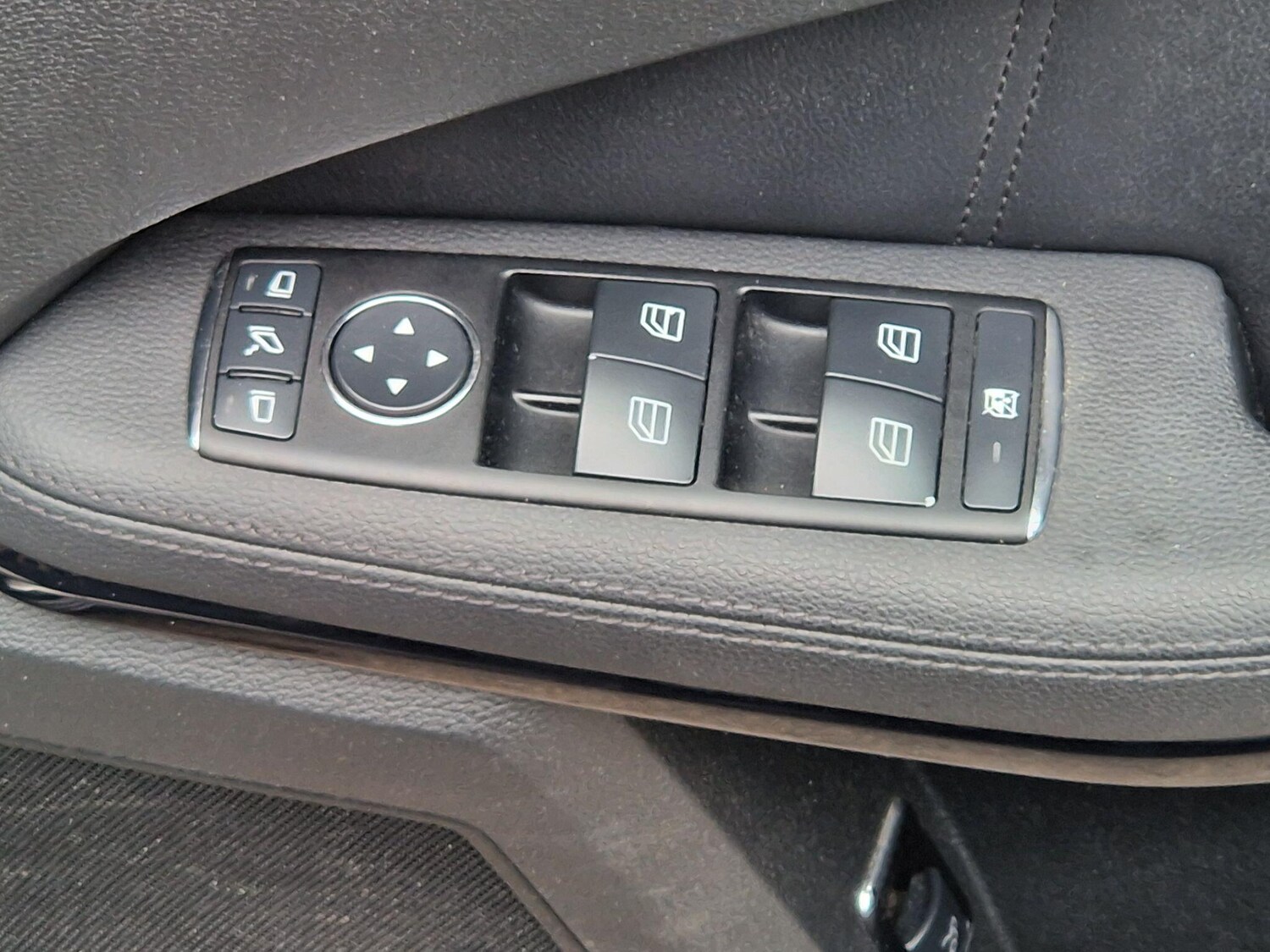 Used Mercedes-Benz E Class for sale - 77909450: Photo 33