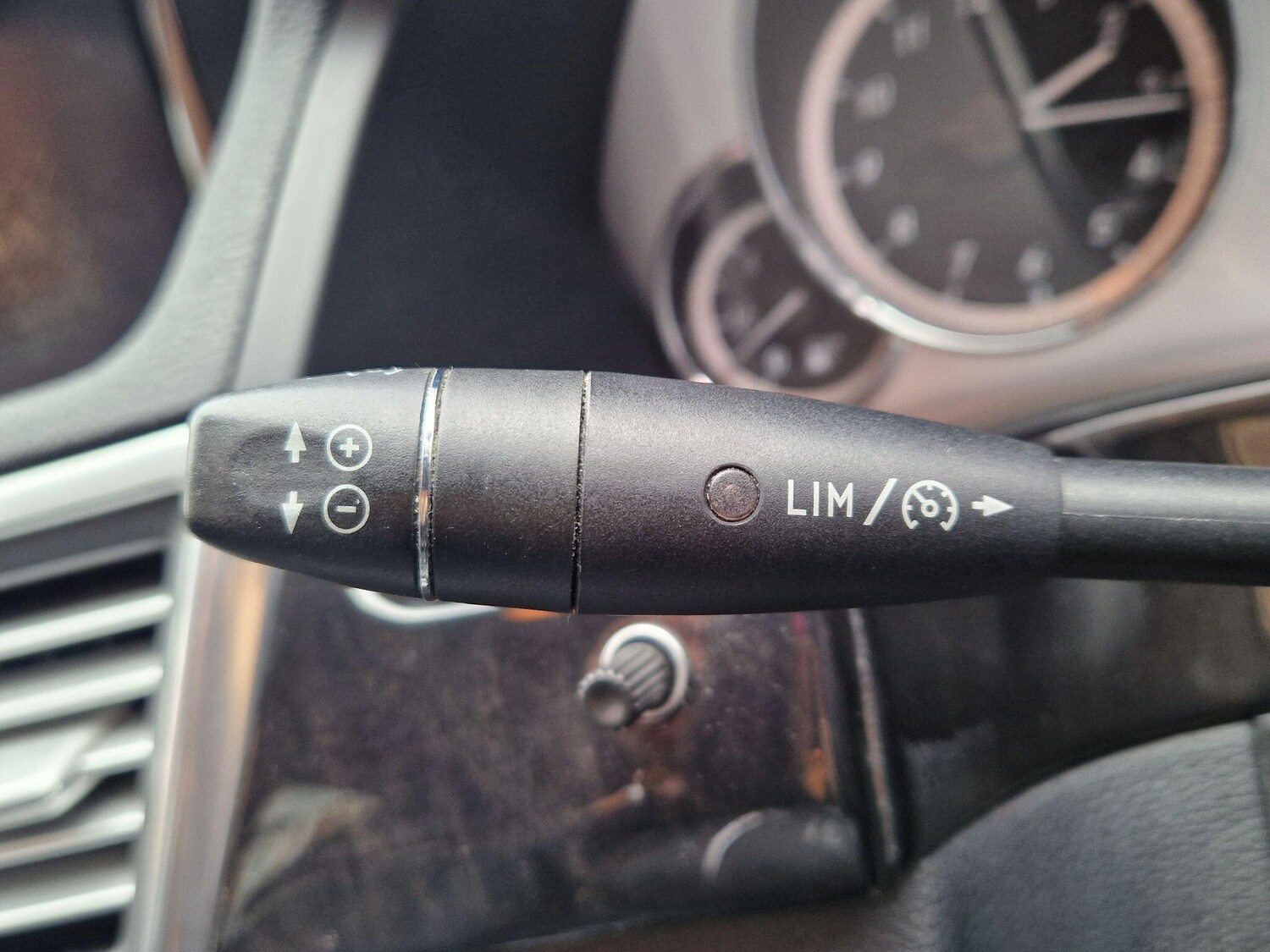 Used Mercedes-Benz E Class for sale - 77909450: Photo 48