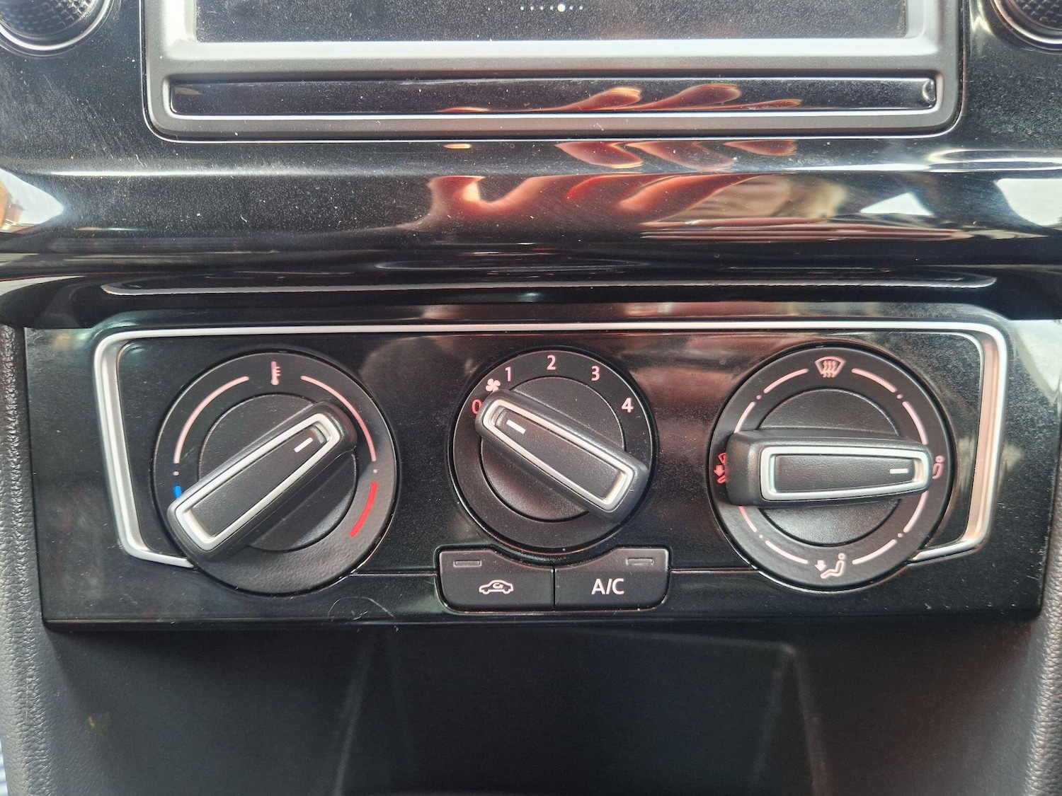 Used Volkswagen Polo 2015 for sale - 78204966: Photo 46