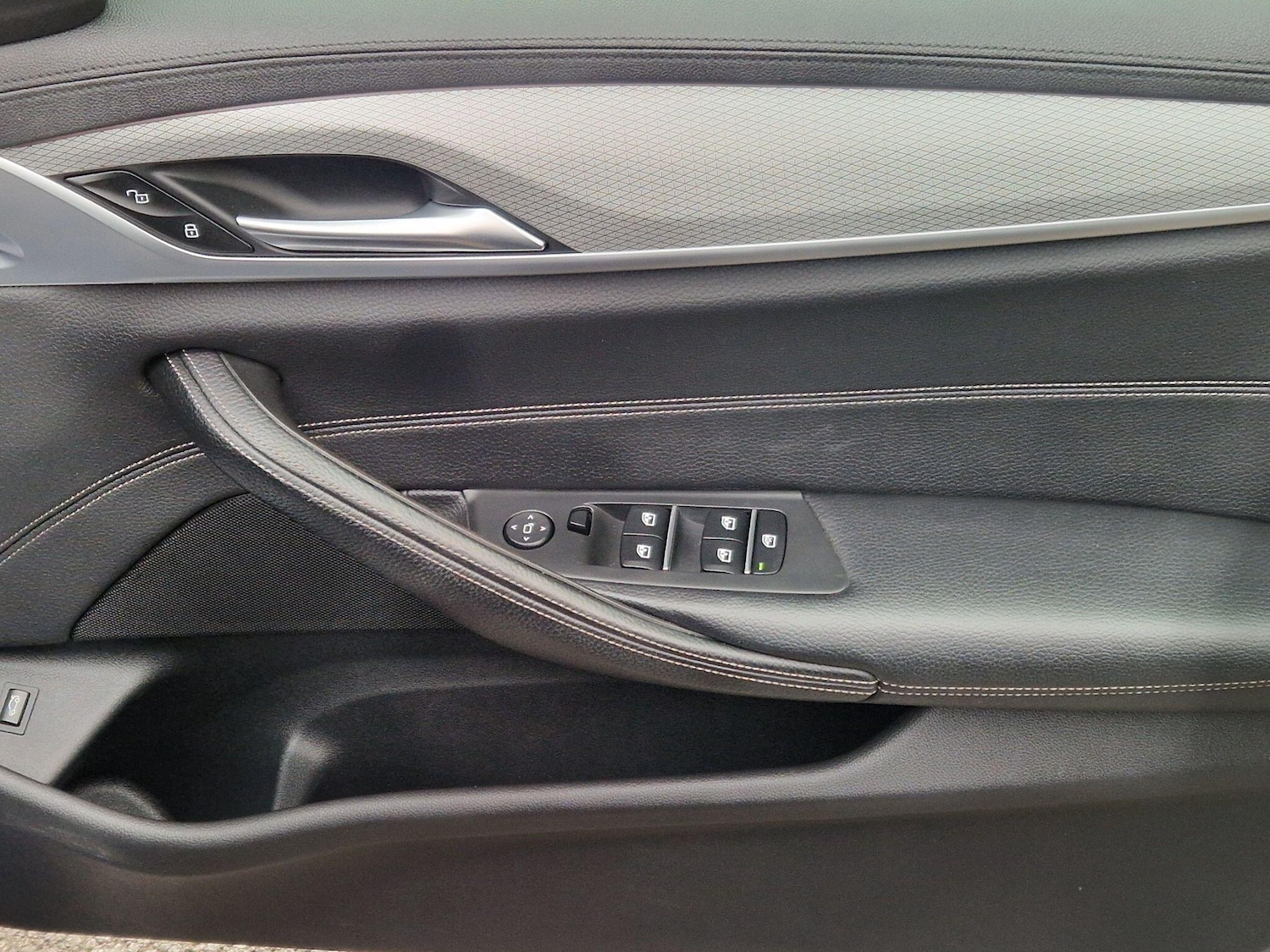 Used BMW 5 Series 2017 for sale - 76781093: Photo 32