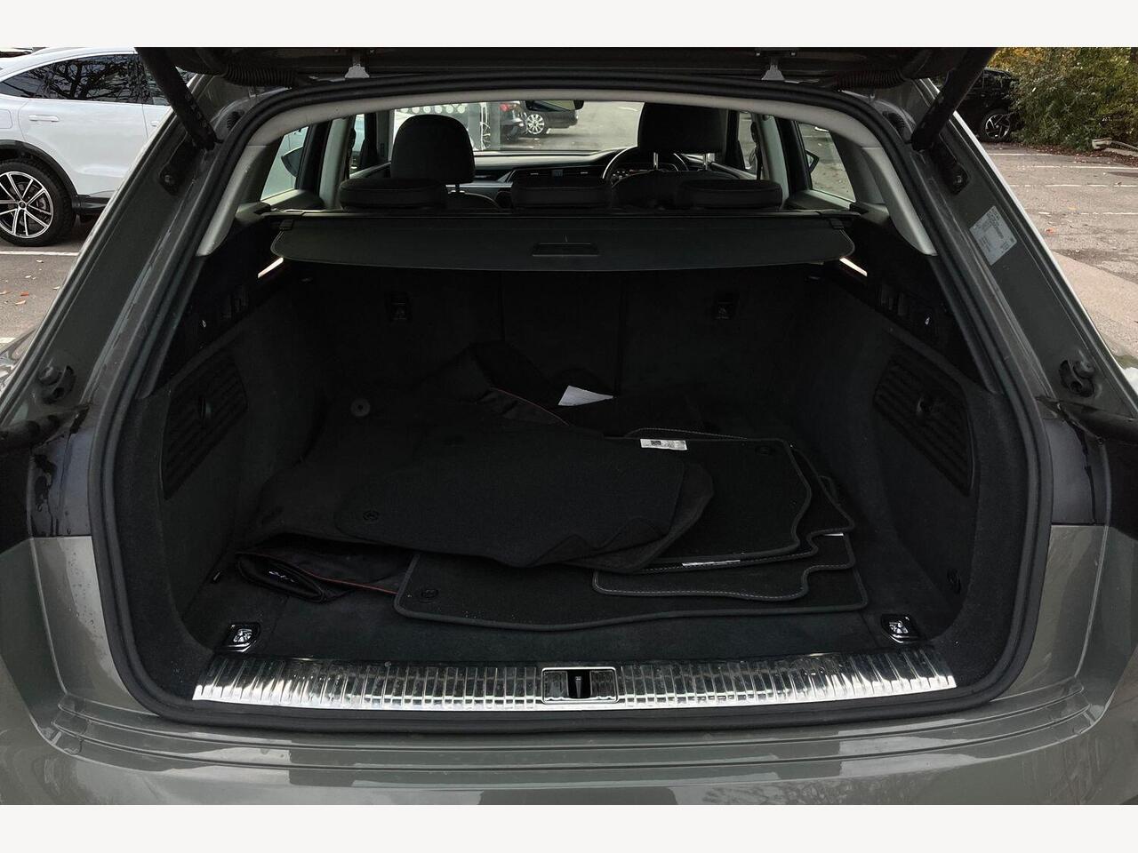 Used Audi Q8 2023 for sale - 76675709: Photo 12