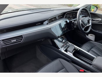 Used Audi Q8 2023 for sale - 76675709: Photo