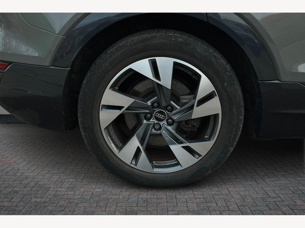 Used Audi Q8 2023 for sale - 76675709: Photo 5