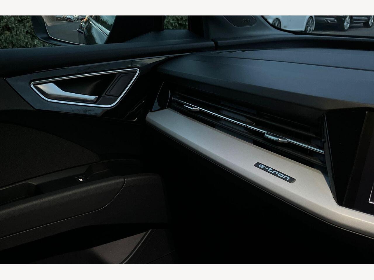 Used Audi Q4 e-tron 2022 for sale - 76674928: Photo 16