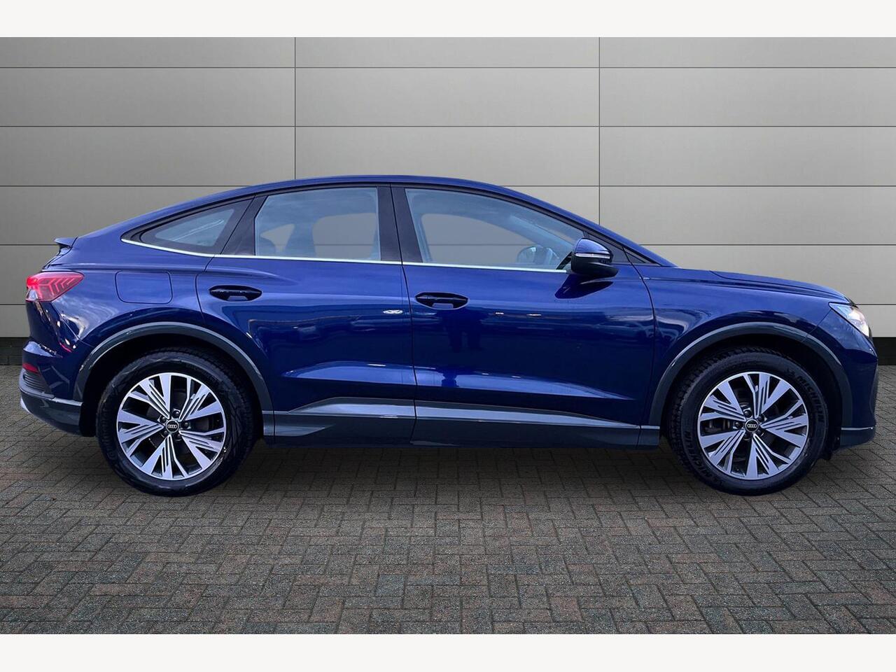 Used Audi Q4 e-tron 2022 for sale - 76674928: Photo 4