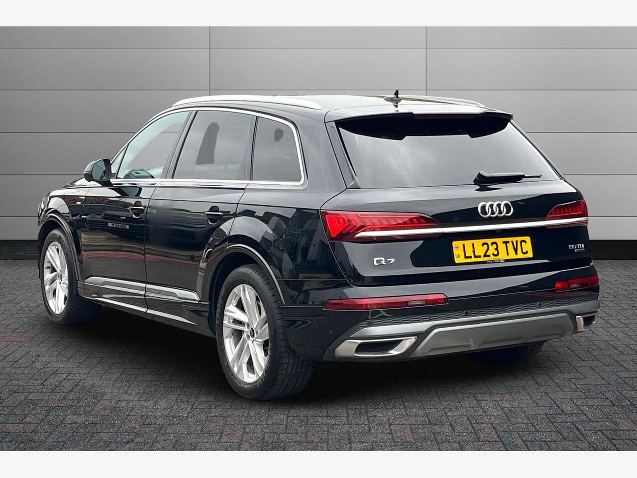 Used Audi Q7 2023 for sale - 76676491: Photo 3