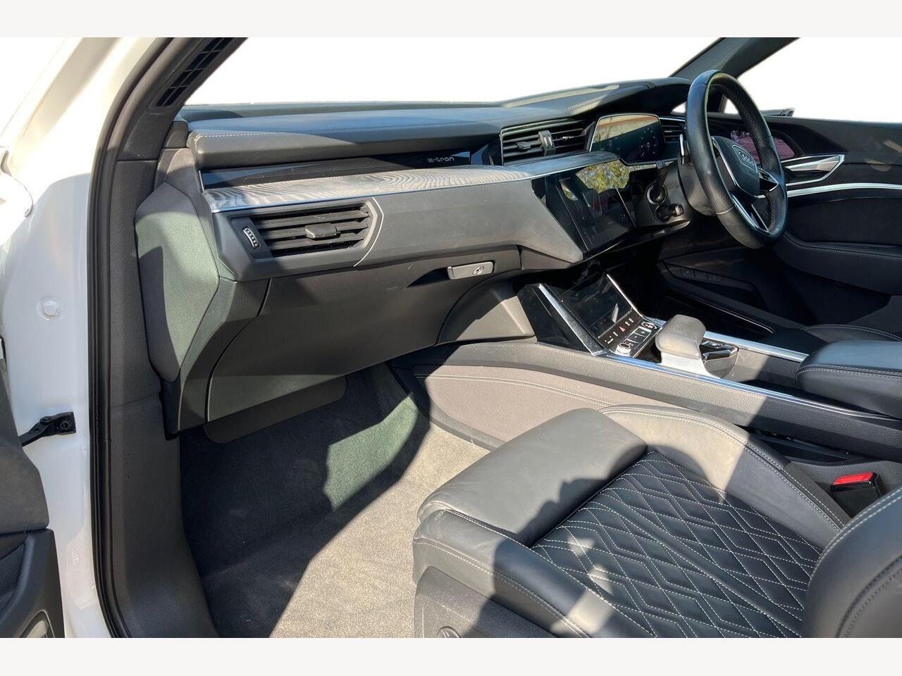 Used Audi e-tron 2022 for sale - 76900139: Photo 2