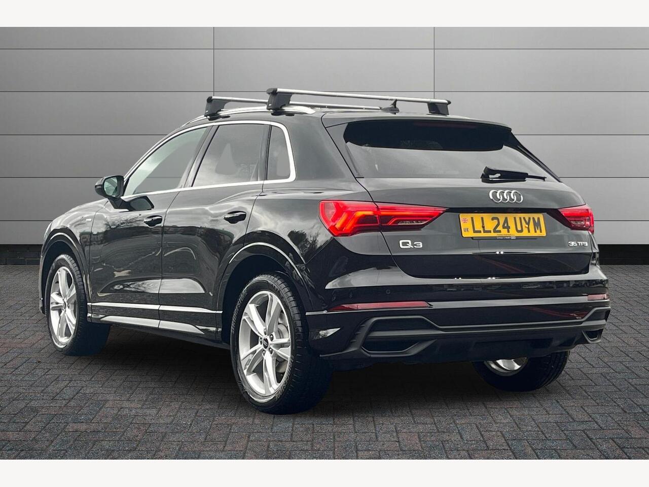 Used Audi Q3 2024 for sale - 76677057: Photo 3