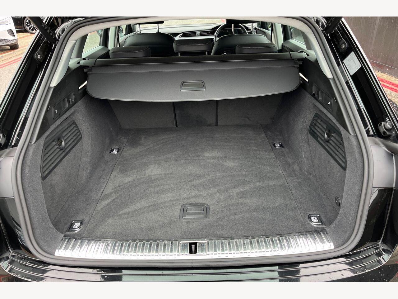 Used Audi Q8 2023 for sale - 76676868: Photo 12