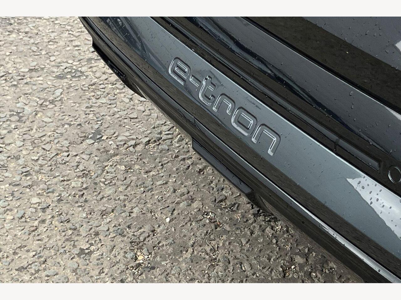 Used Audi Q8 2023 for sale - 76676868: Photo 19