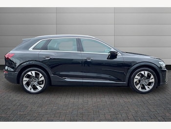 Used Audi Q8 2023 for sale - 76676868: Photo