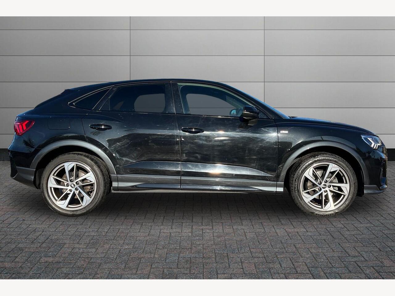 Used Audi Q3 2021 for sale - 76674556: Photo 4